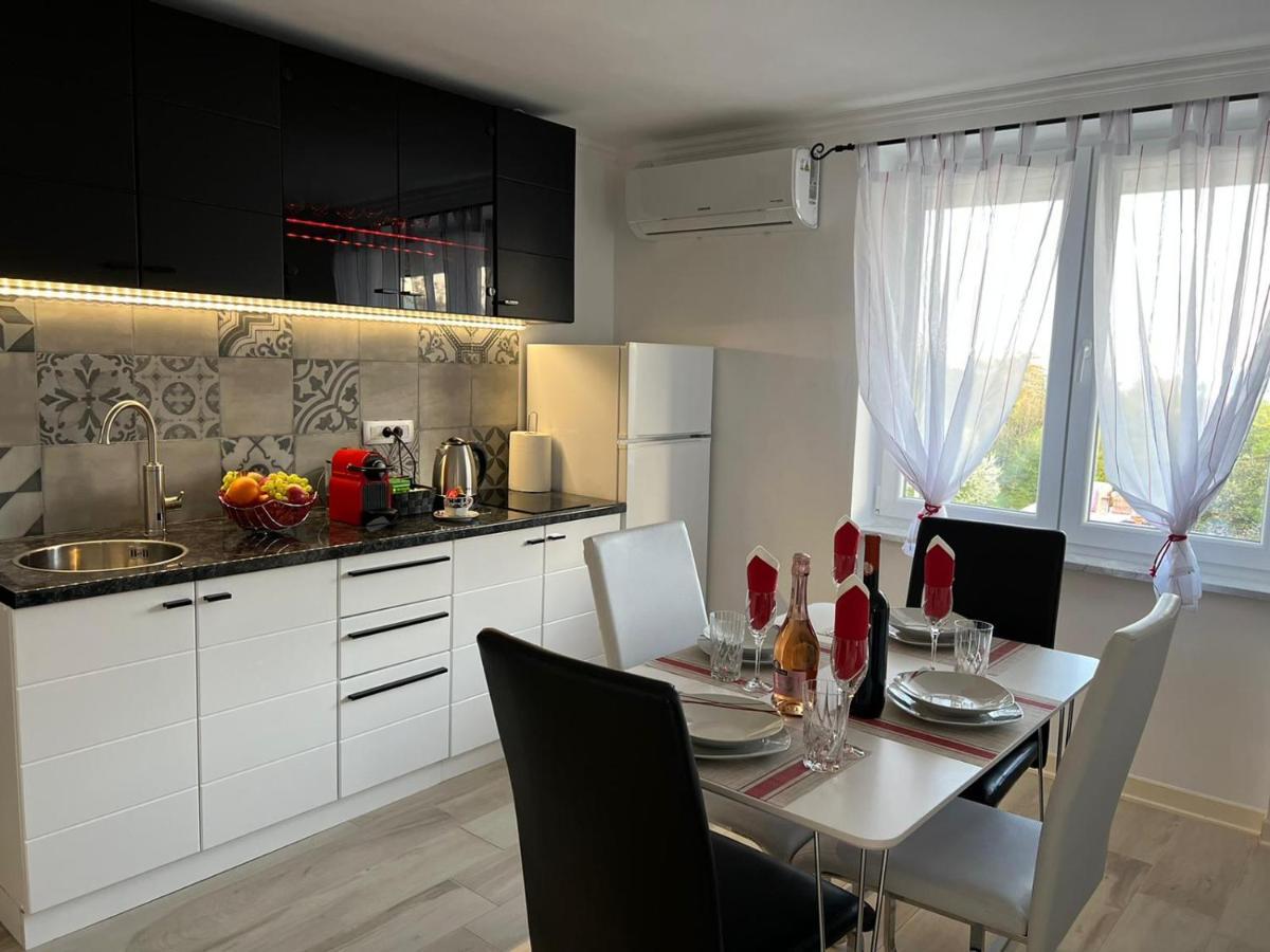 Vistamare Apartment